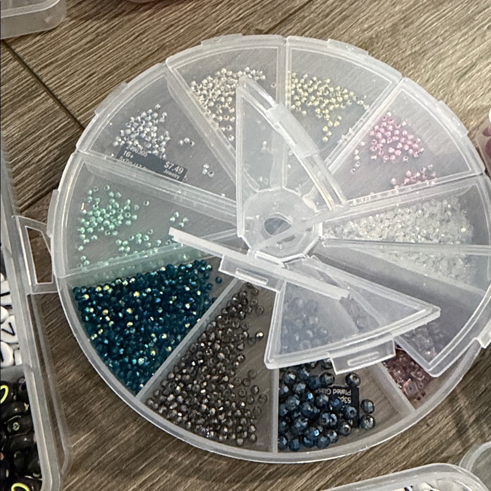 Assorted Bead Collection for Crafting - Picture 7 of 12